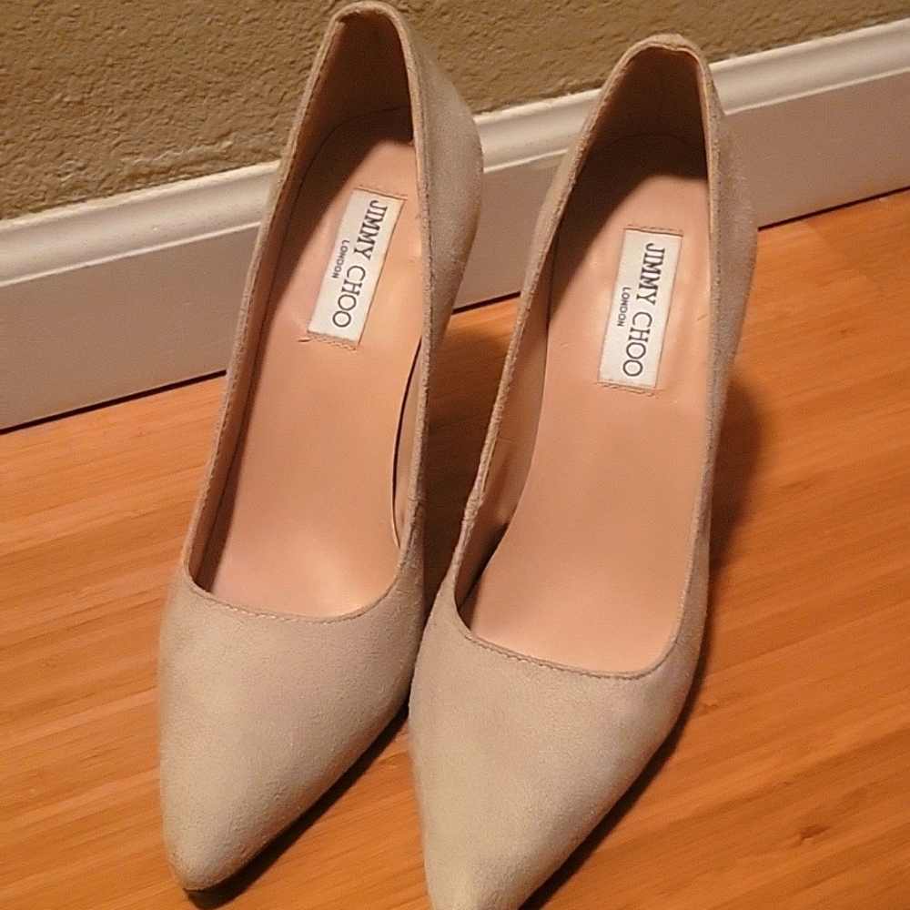 EUC-Jimmy Choo Cream Suede Heels Classic Design